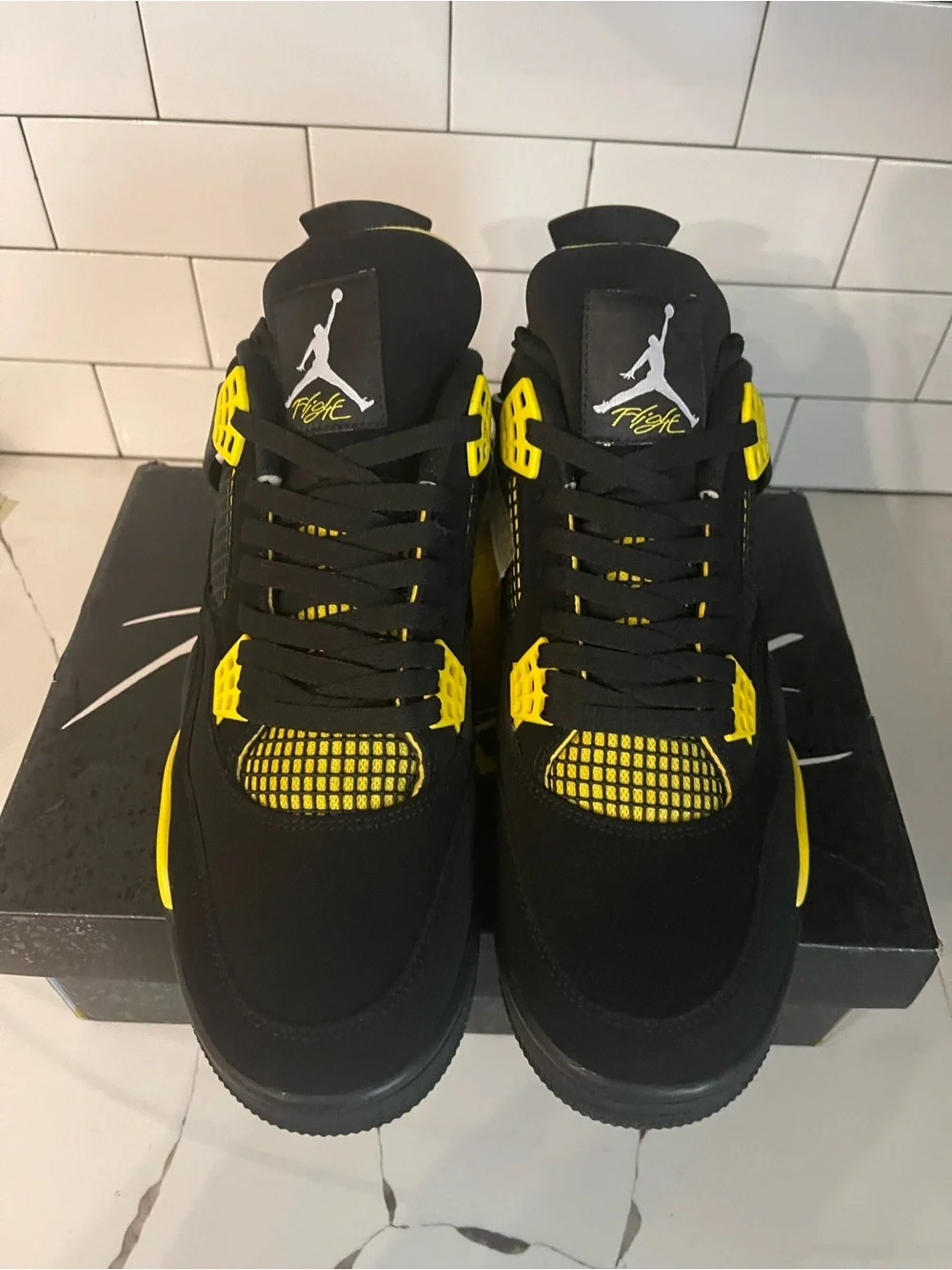 Mens Retro 4 Yellow Thunder Size 13.